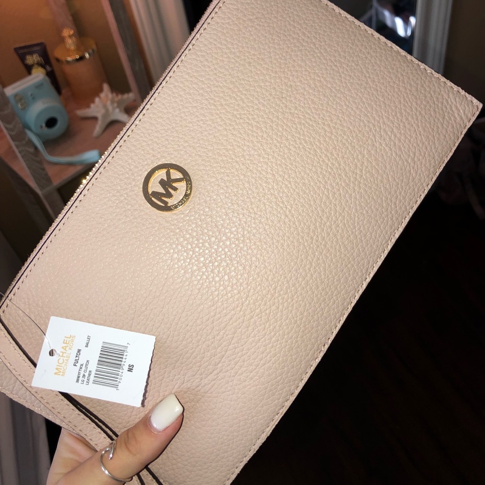 Michael kors pink clutch/wristlet